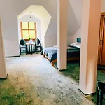 Dwor Karwacz Bed & Breakfast 3*