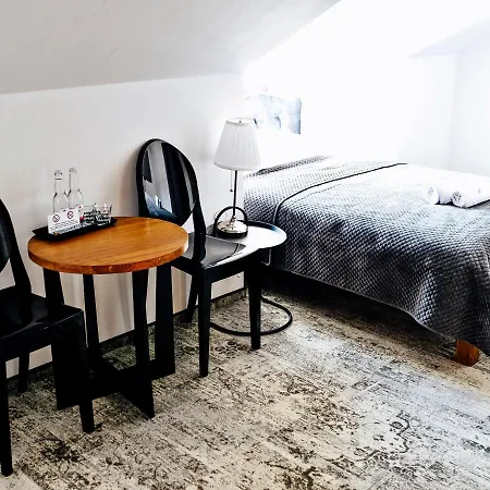 Dwor Karwacz Пшасныш