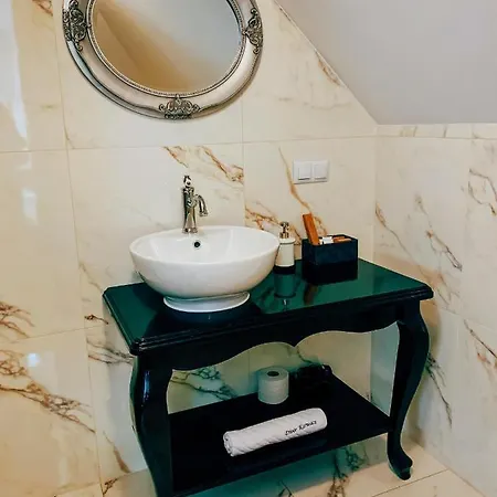 Bed & Breakfast Dwor Karwacz Przasnysz