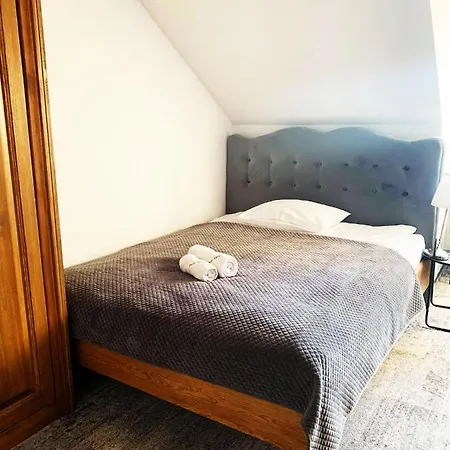 Bed and Breakfast Dwor Karwacz *
