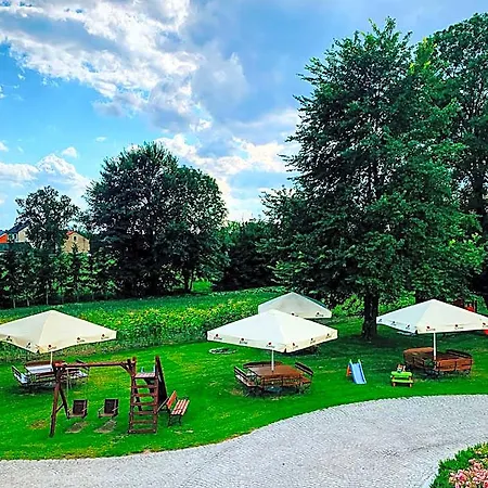 Bed and breakfast Dwór Karwacz Przasnysz