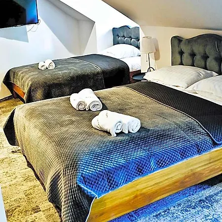Bed and breakfast Dwór Karwacz 3*