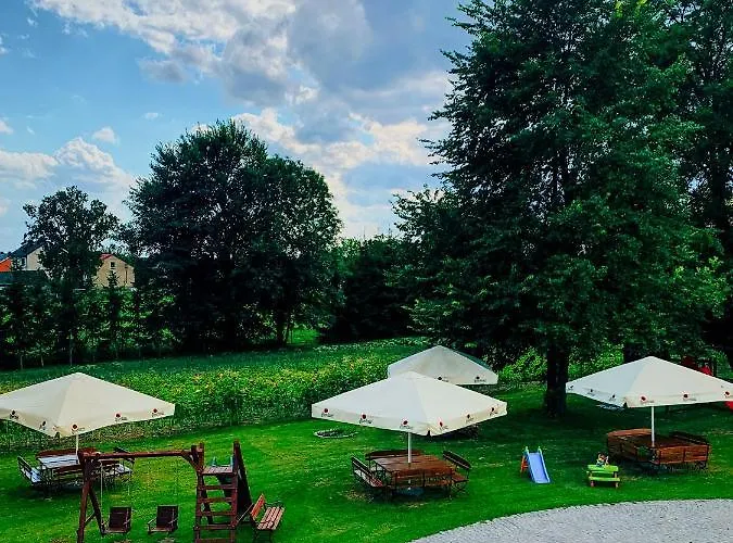 Dwor Karwacz Panzió 3*