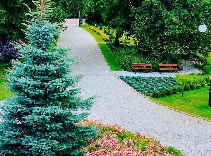 Dwór Karwacz Nocleg ze śniadaniem 3*