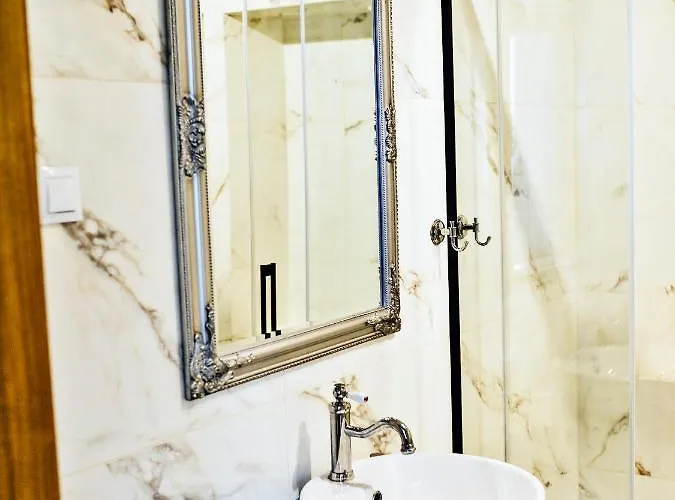 Nocleg ze śniadaniem Dwór Karwacz 3*