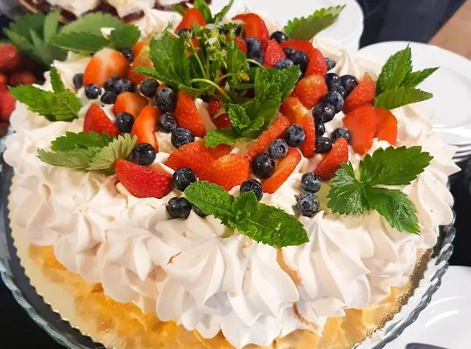 Dwór Karwacz Nocleg ze śniadaniem 3*