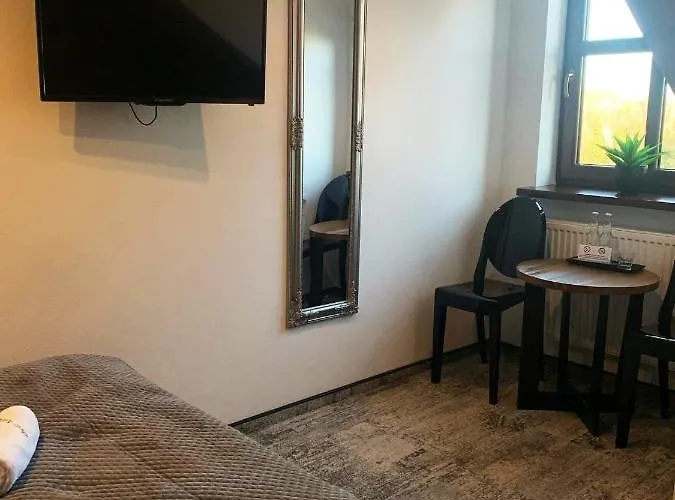 Dwór Karwacz Nocleg ze śniadaniem